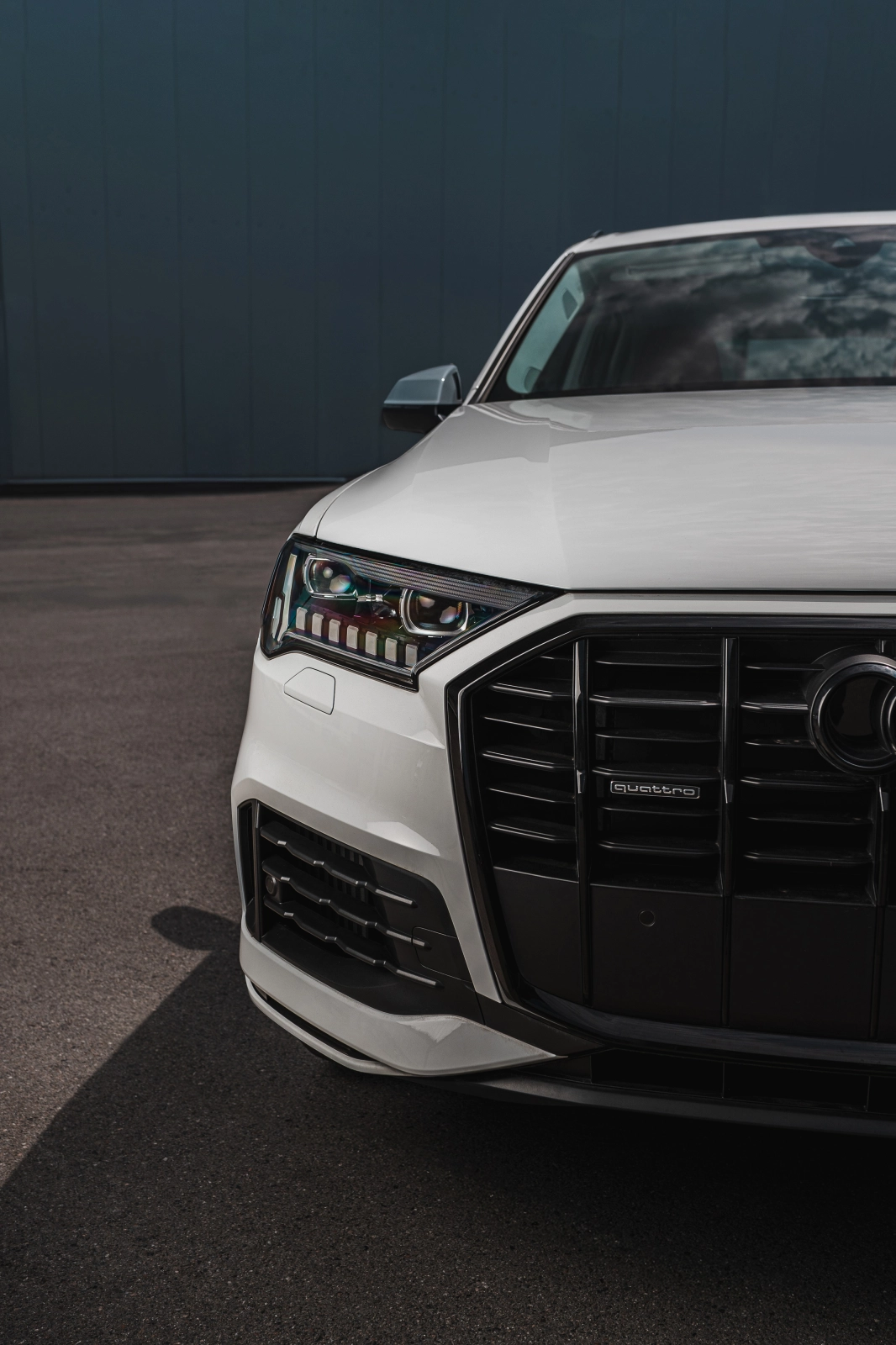 Контраст черного